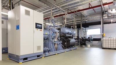 GEA CompaX Verdichter / GEA BluX Chiller im Maschinenraum bei Wolf ButterBack