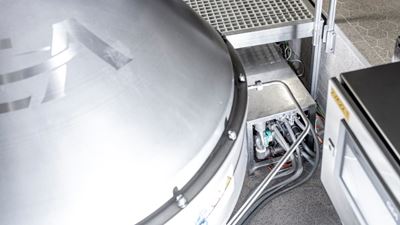 Für die Water Saving Unit ist Platz in der kleinsten Hütte: Gerade mal zwei Wasserkisten groß ist die effiziente Einheit. (Bild: GEA)