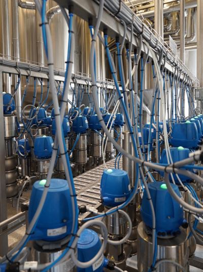 Ventilknoten aus vermischungssicheren GEA VARIVENT® Doppelsitzventilen für die Hefereinzucht mit zentraler Verteilung von Rückmeldung und Luftzuführung