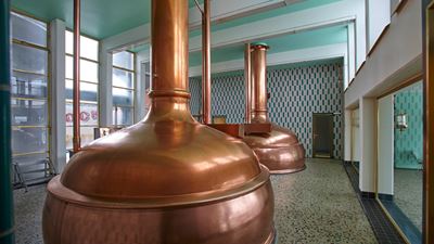Kupferkessel in der Hancock-Brauerei (Hancock Bryggerierne), 1962 von Huppmann gebaut und heute noch in Betrieb, Skive, Dänemark.