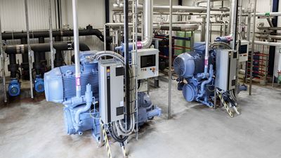 GEA technology maintains oversized ice surfaces more efficiently: higher capacity, smaller footprint, less maintenance, lower energy costs