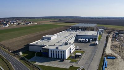 Die integrierten Kühl- und Heizsysteme für den neuen Standort des Geflügelverarbeiters 2 Sisters Storteboom B.V. im polnischen Komorniki wurden ausgeliefert. (Foto: Geflügelverarbeiter 2 Sisters Storteboom B.V.)