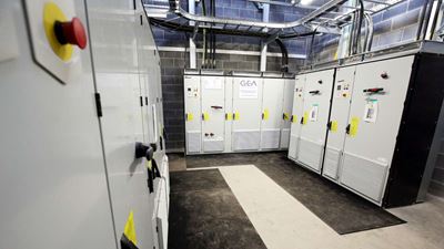 Foto 3: Das technische Zentrum mit den Schaltschränken. (Foto: GEA)