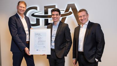 The handover of the certificate took place in January 2022 at GEA headquarters in Düsseldorf (from left to right) Ralph Freude (Head of businessline ict and auditor at TÜV Rheinland) presented the ISO/IEC 27001 certificate to Iskro Mollov (GEA Chief Information Security Officer) and Christian Niederhagemann (GEA Chief Information Officer). (Photo: GEA)
