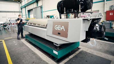 Bild 2: Am Standort Niederahr produziert GEA seit über 60 Jahren Dekanterzentrifugen. Diese werden beispielsweise in der Wasseraufbereitung, Lithiumverarbeitung, Proteingewinnung sowie in der Getränke- und Molkereiindustrie eingesetzt.  (Bild: GEA/Marcel Häbel)