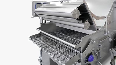 GEA OptiFlour | Dust free flour applicator with patented flour divider