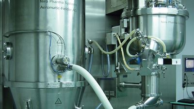 Integrated line of a top-drive granulator (Gral) and a fluid bed dryer