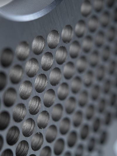 Hole plate