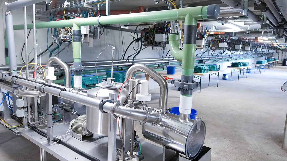 dairyrobot r9650, cellar, subway, batch milking