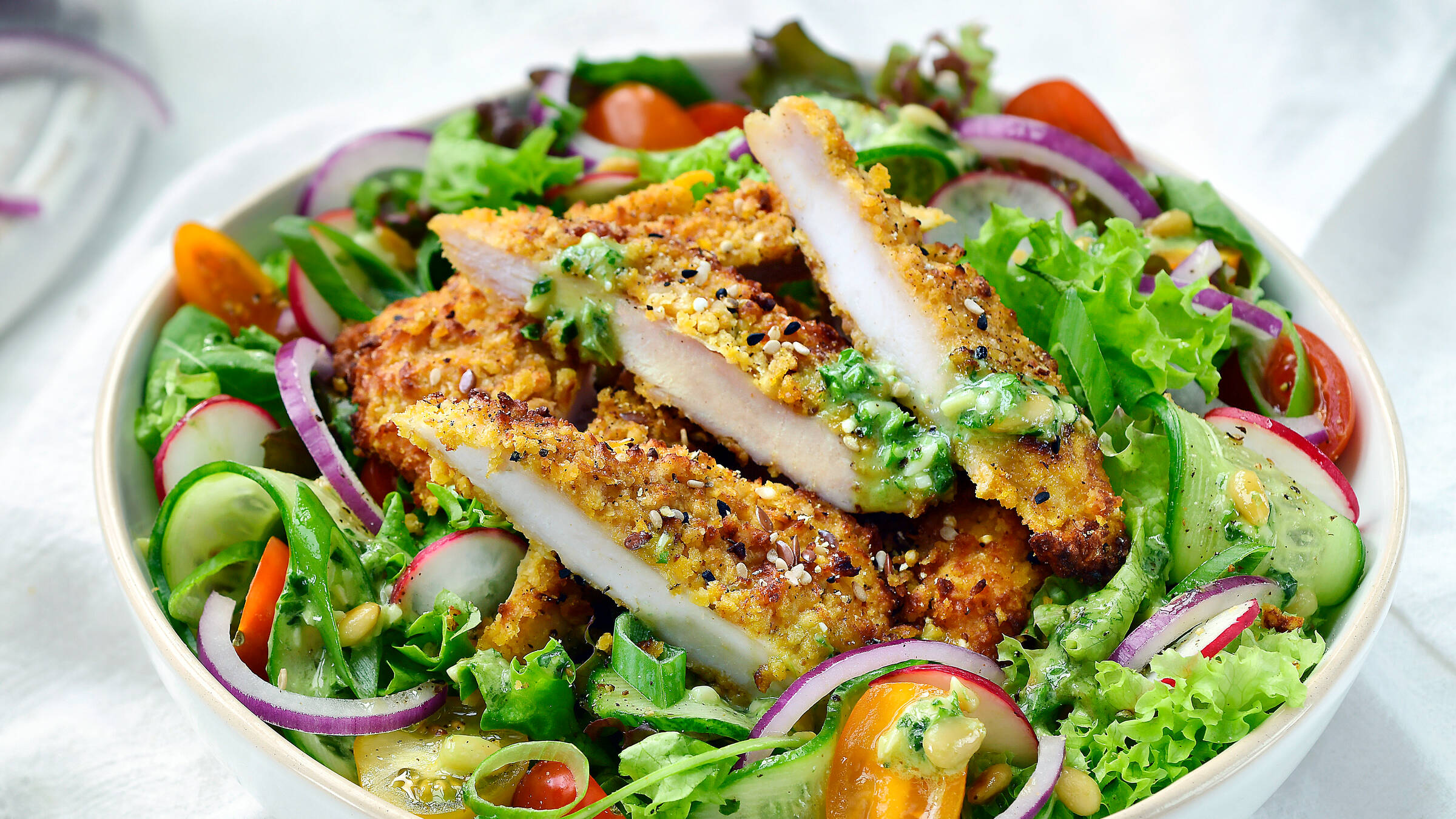 دجاج نباتي بطبقة من الفتات الغذائي