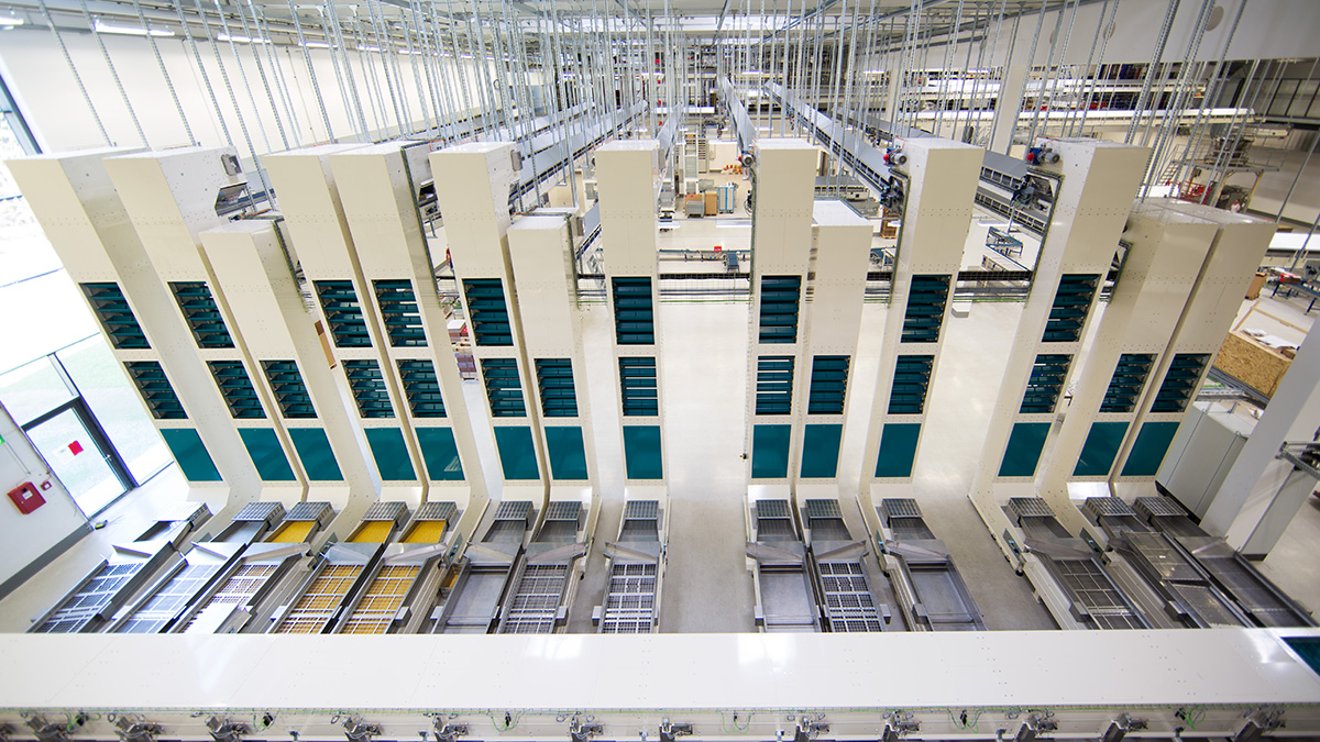 معدات التخزين والمناولة