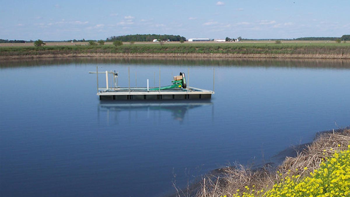 4-Inch Horizontal Agi-Pump on Pontoon