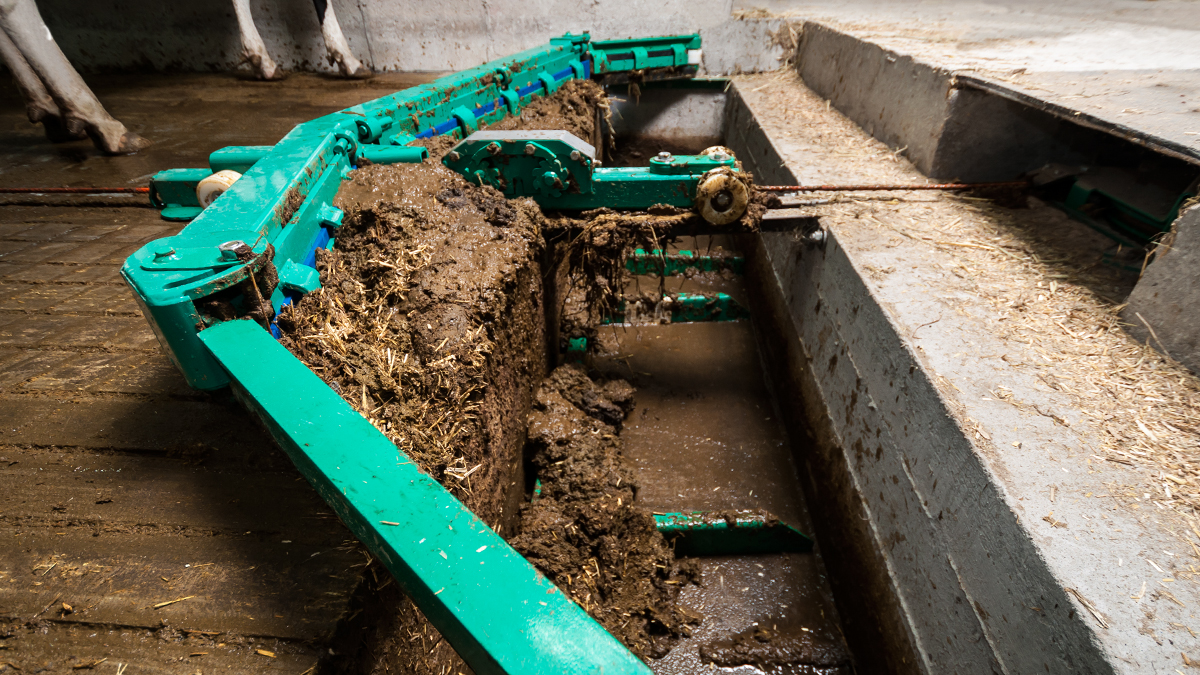 Free Stall Cleaner with Cable