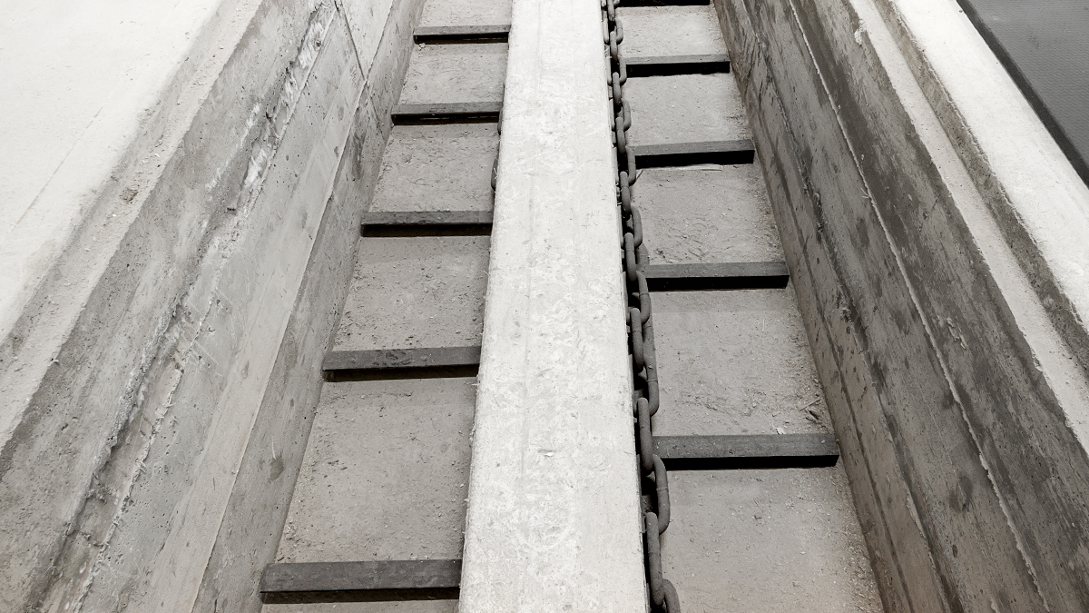 Cross Gutter Cleaner with Chain