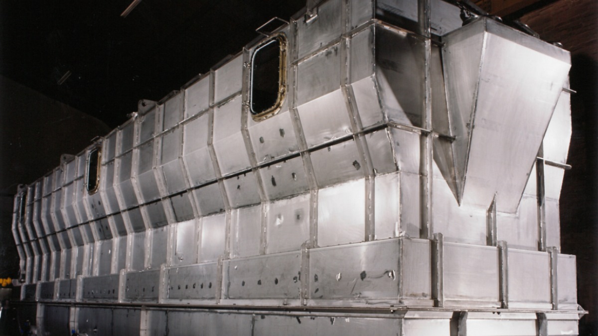 Fließbetttrockner in der Montagehalle