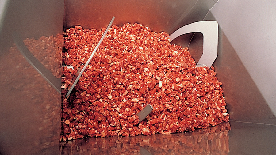 GEA ComboGrind | Self-feeding industrial food grinder grinding small pieces of meat