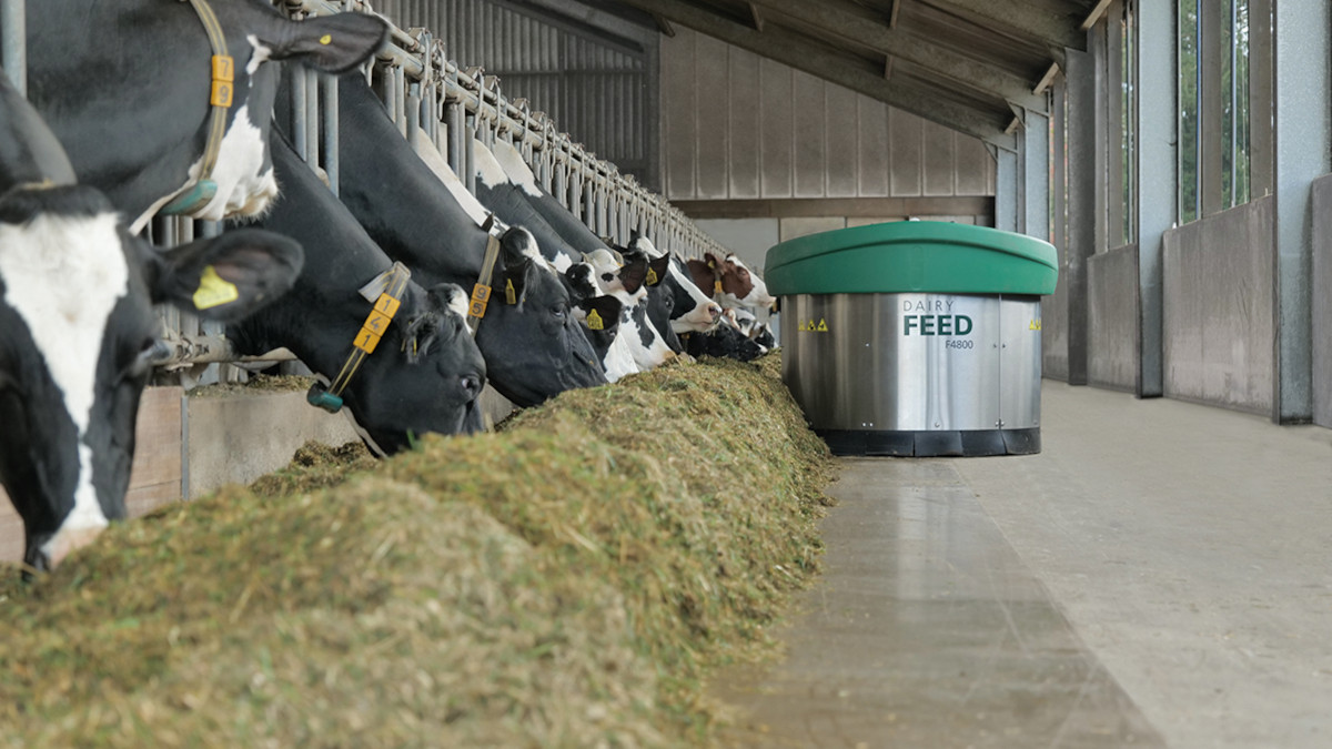 Feed Pusher - DairyFeed F4800