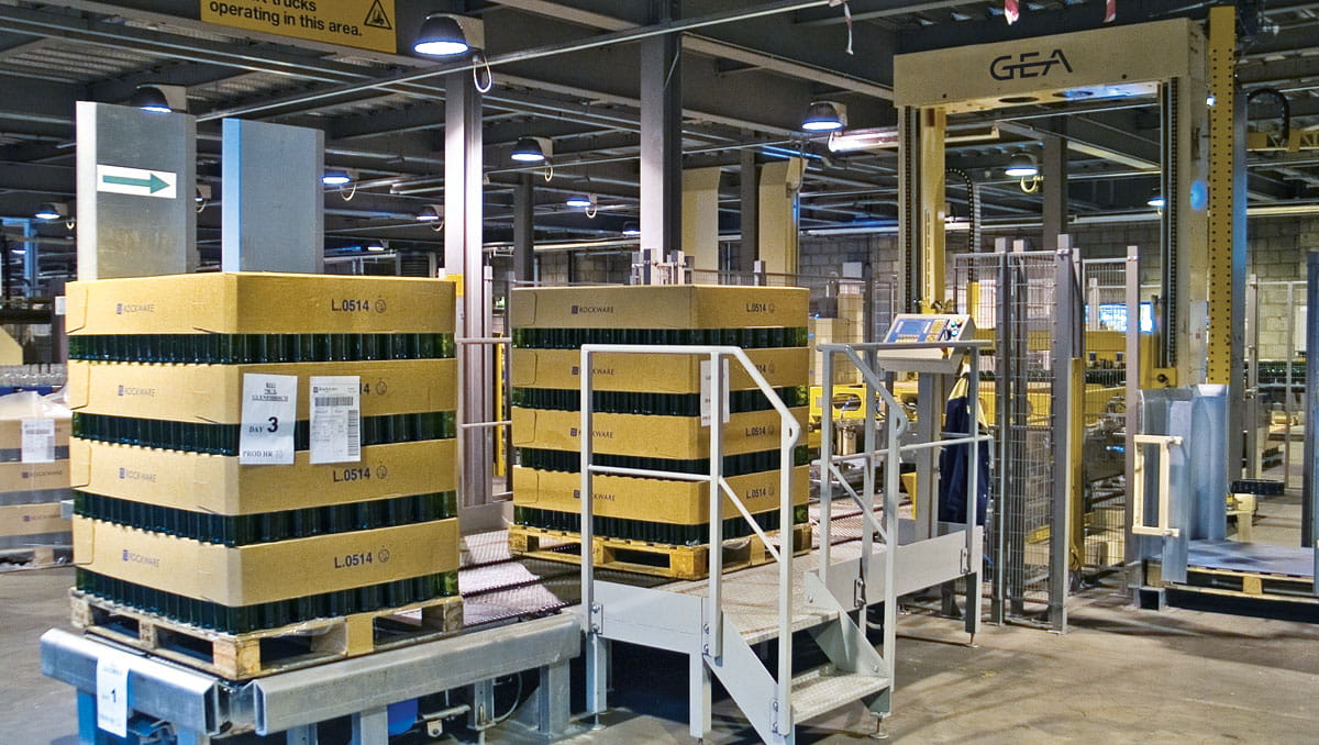 The depalletizer Resolvis is capable of operating at speeds of up to 2.5 layers/min.