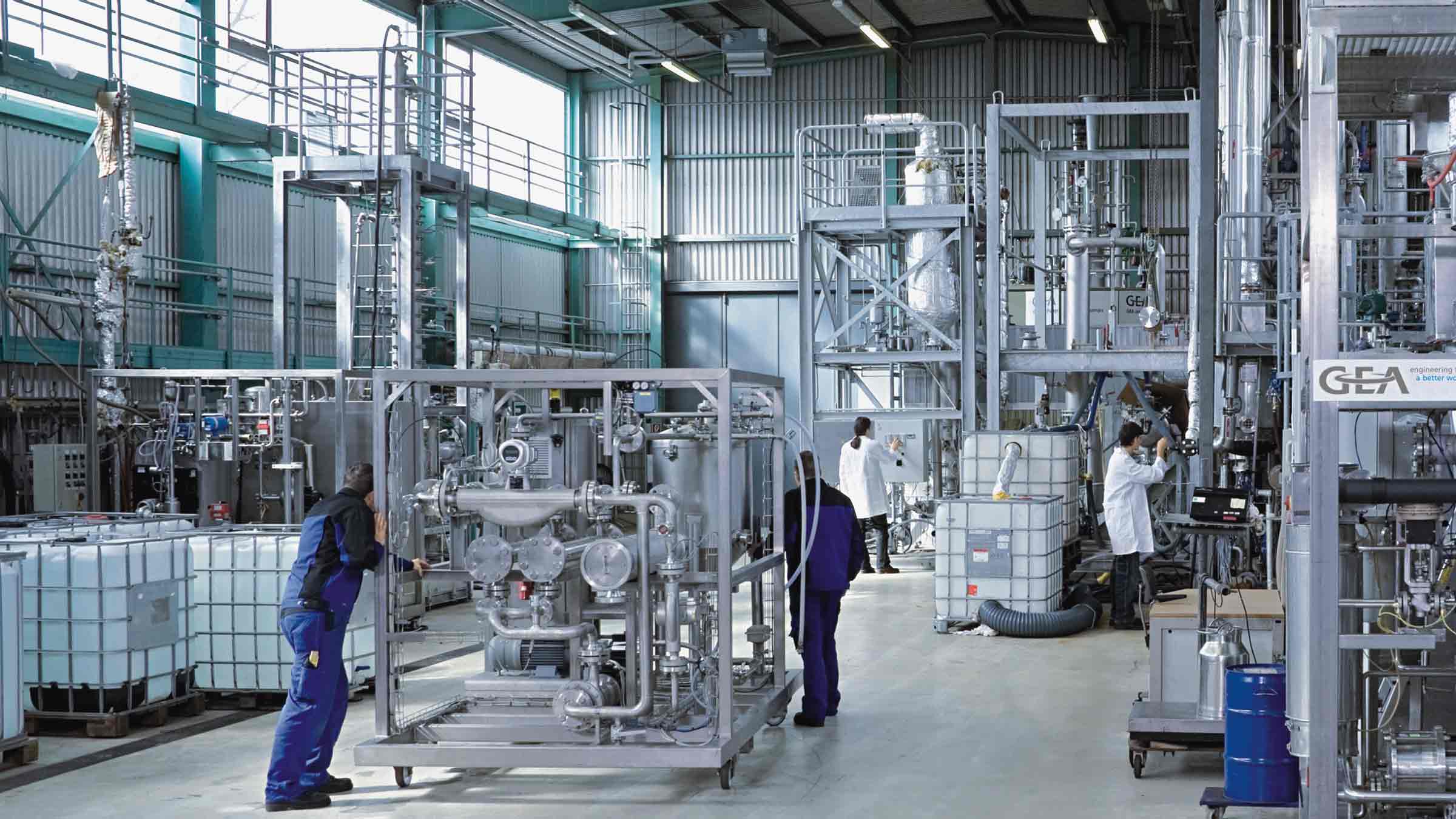 Evaporation Test Facilities at Karlsruhe R&D Center
