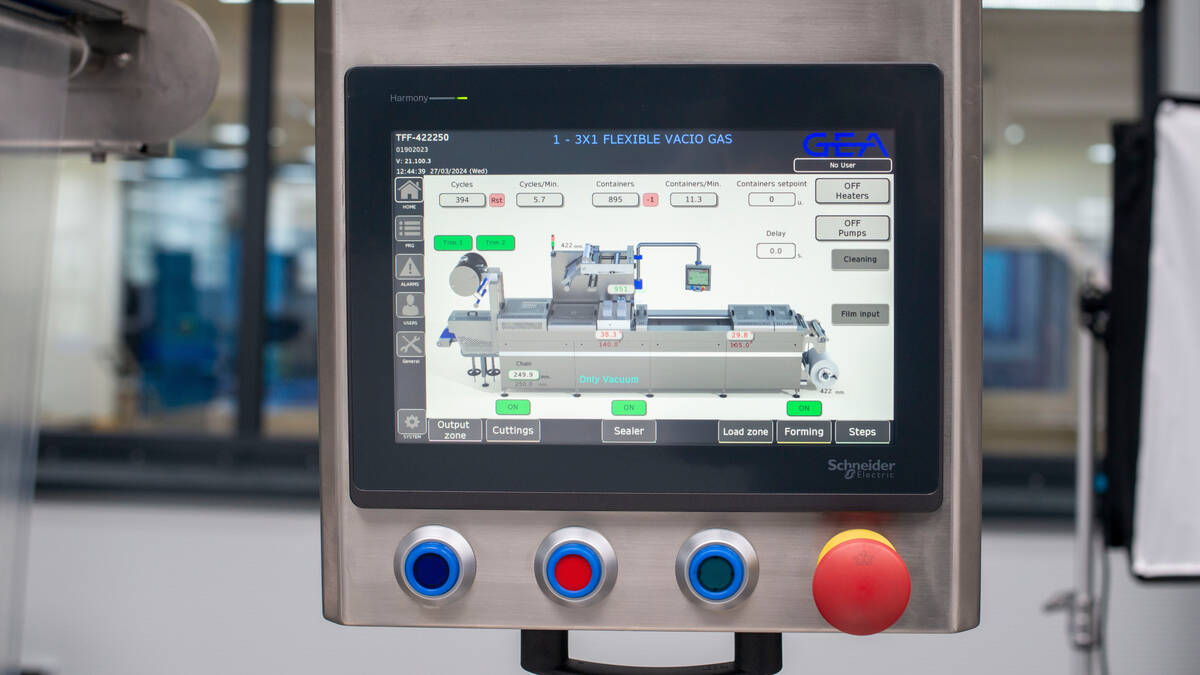 GEA PowerPak 1000 | Entry level Thermoforming packaging machine | intuitive control system